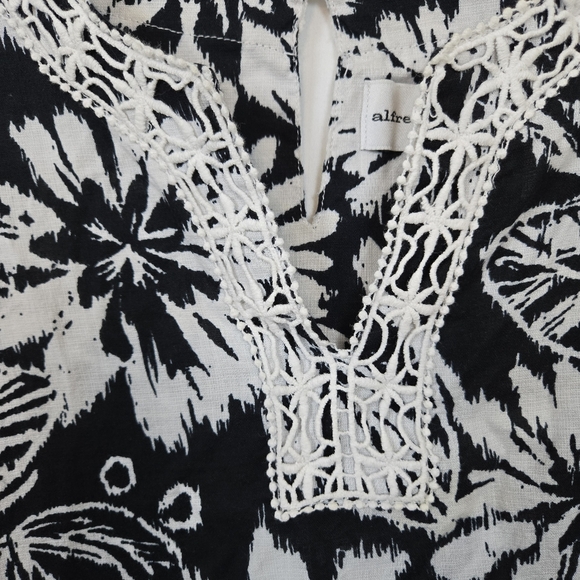 Alfred Dunner Women's Black White Floral Crochet Trim 3/4 Sleeve Summer Top 14 - Picture 4 of 9